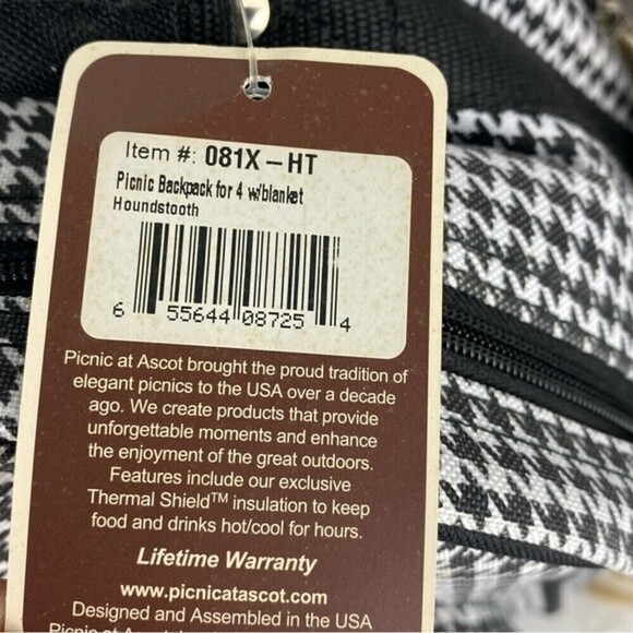 Picnic at Ascot Picnic Backpack with removable blanket for four - Picture 9 of 10